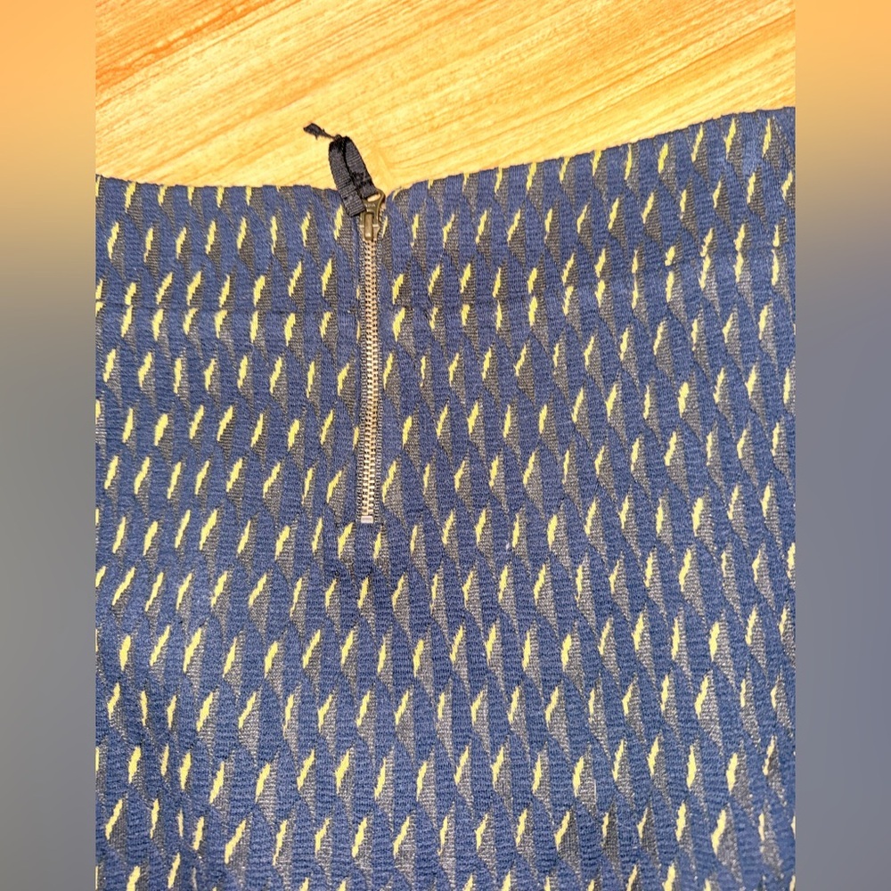 Anthropologie Maeve Hannon Navy Yellow Textured Slit Pencil Skirt size 0 - Picture 7 of 11